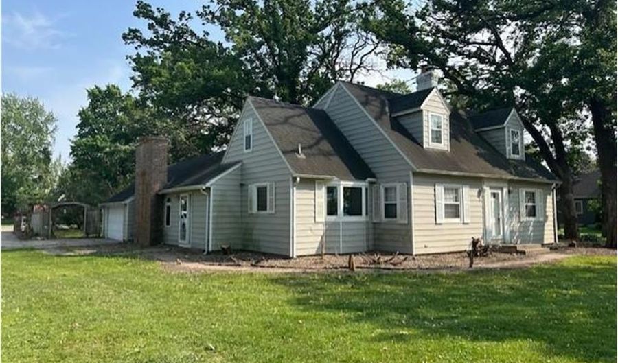 700 Oakland Pl NE, Austin, MN 55912 - 3 Beds, 2 Bath