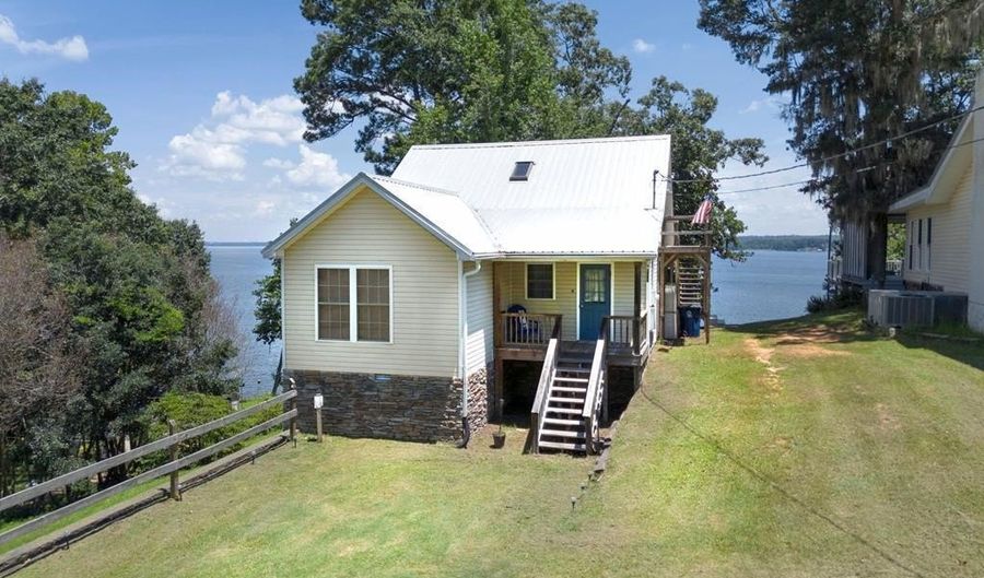 1983 Calhoun Dr, Abbeville, AL 36310 - 3 Beds, 2 Bath