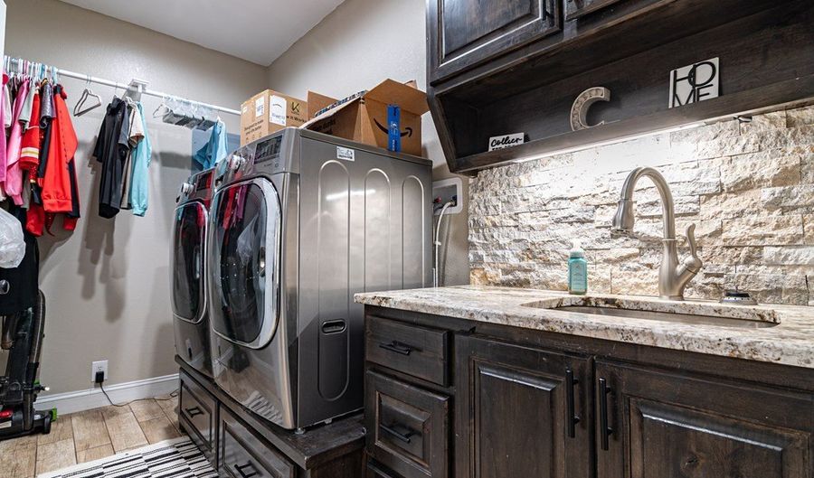 1512 Heritage Blvd, Andrews, TX 79714 - 4 Beds, 3 Bath
