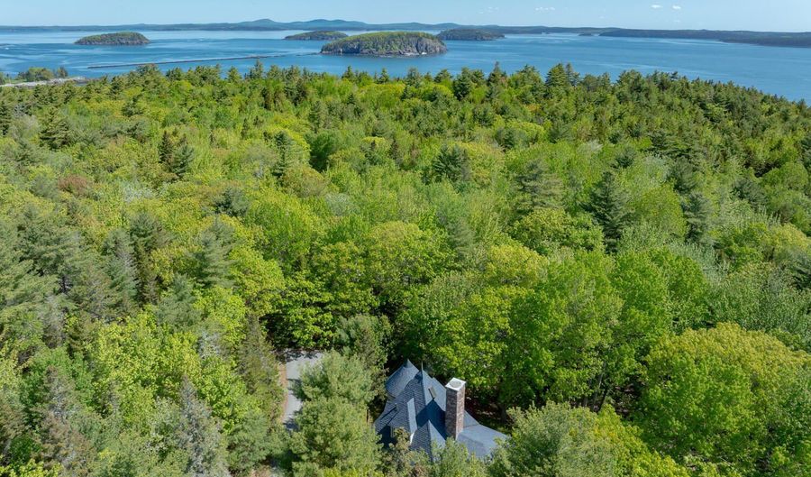 7 Greenway Ct, Bar Harbor, ME 04609 - 3 Beds, 4 Bath