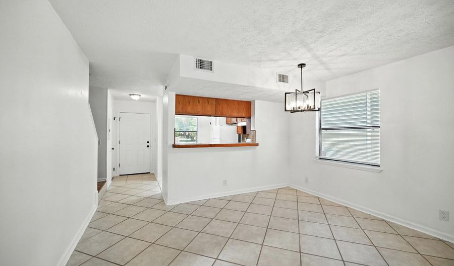 1915 MAIN St, Atlantic Beach, FL 32233 - 3 Beds, 2 Bath