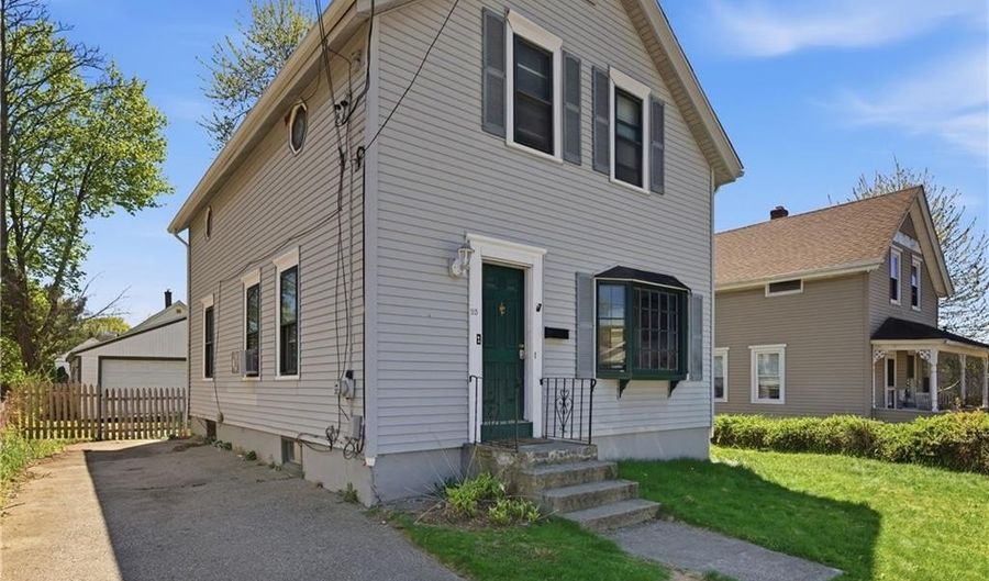 25 Hoppin Ave, East Providence, RI 02915 - 3 Beds, 2 Bath
