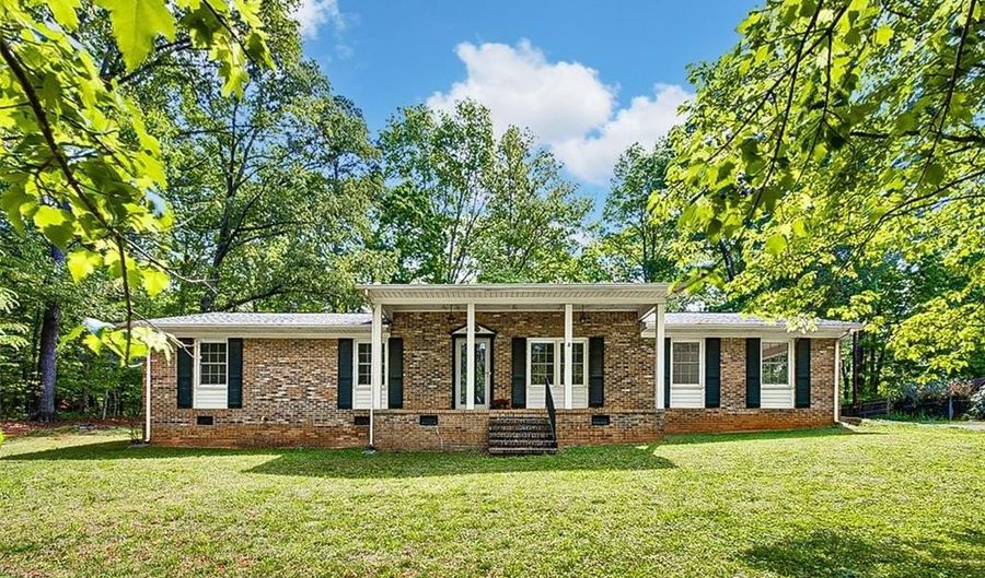 755 Branchwater Rd, Asheboro, NC 27205 - 3 Beds, 2 Bath
