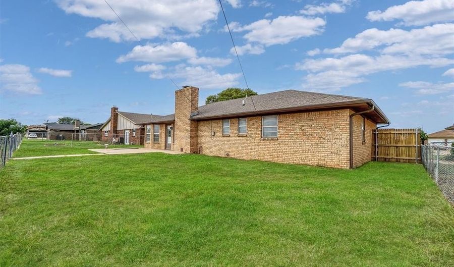 2108 Galaxy Dr, Altus, OK 73521 - 3 Beds, 2 Bath
