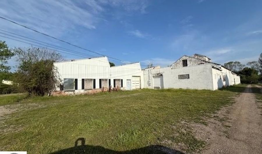 700 W End St, Alma, MI 48801 - 0 Beds, 0 Bath