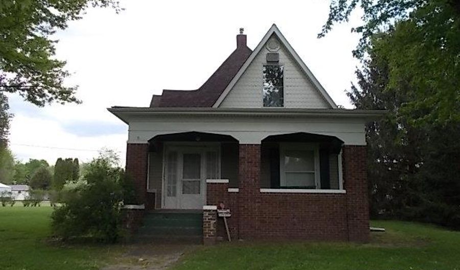 115 N ROSS St, Blandinsville, IL 61420 - 2 Beds, 2 Bath