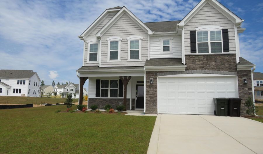 370 Summer Wind Way, Aberdeen, NC 28315 - 4 Beds, 3 Bath