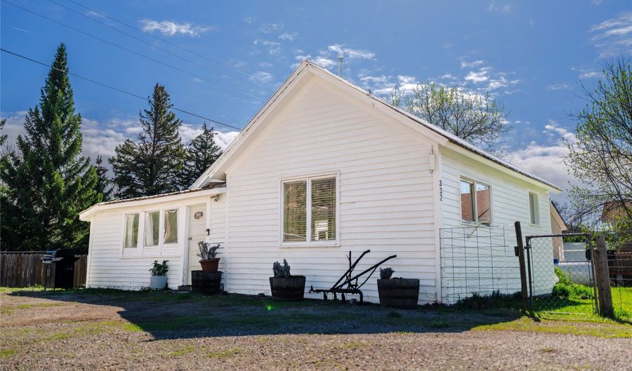 332 2nd Ave S, Belt, MT 59412 - 1 Beds, 1 Bath
