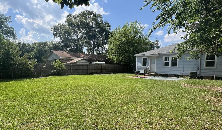 1693 Vine St, Biloxi, MS 39531 - 3 Beds, 1 Bath