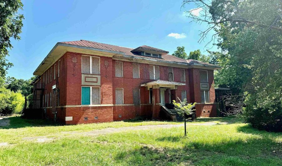 130 W Dodson St, Americus, GA 31709 - 0 Beds, 0 Bath