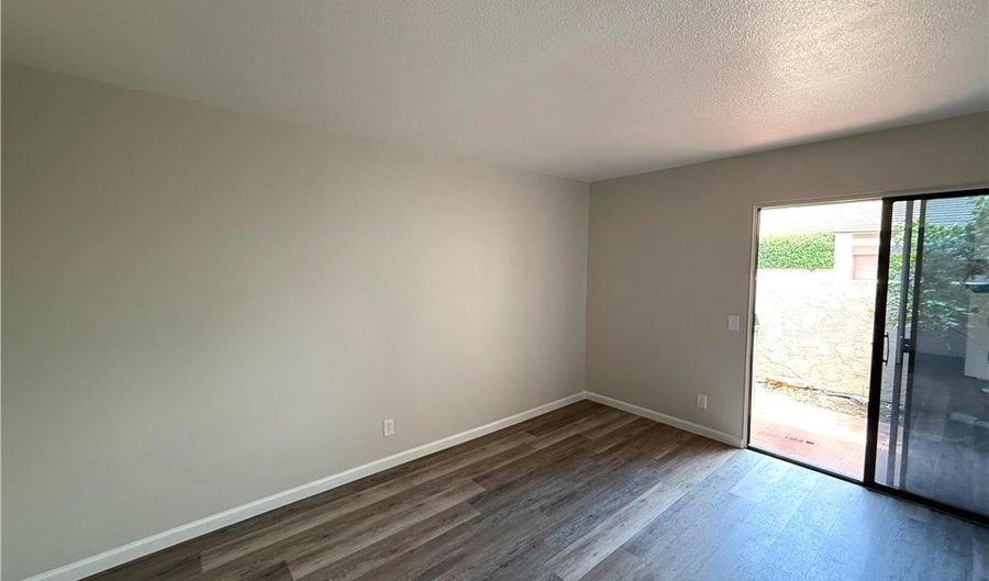 2055 Earl Gln, Escondido, CA 92026 - 2 Beds, 2 Bath