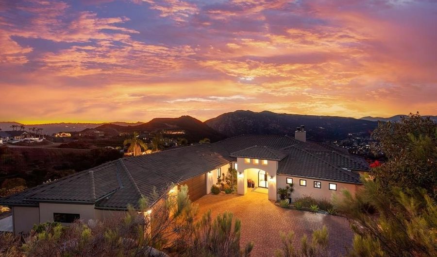 328 AMY Way, Alpine, CA 91901 - 4 Beds, 4 Bath