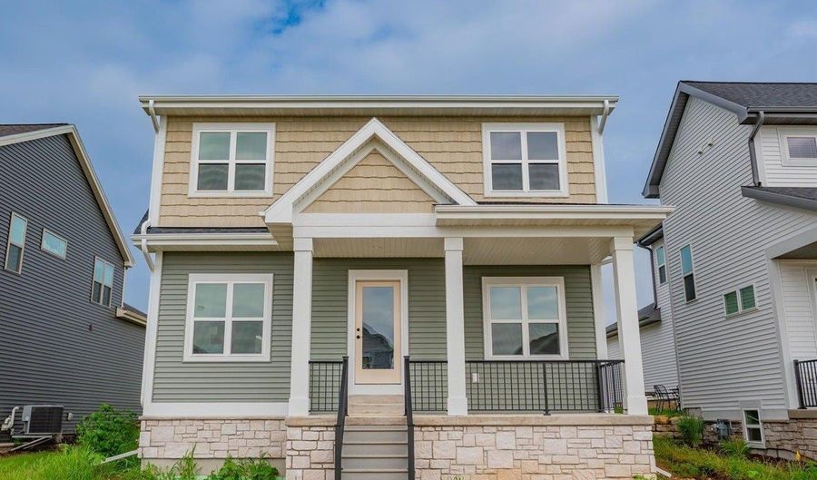 4820 Lacy Rd, Fitchburg, WI 53711 - 3 Beds, 3 Bath