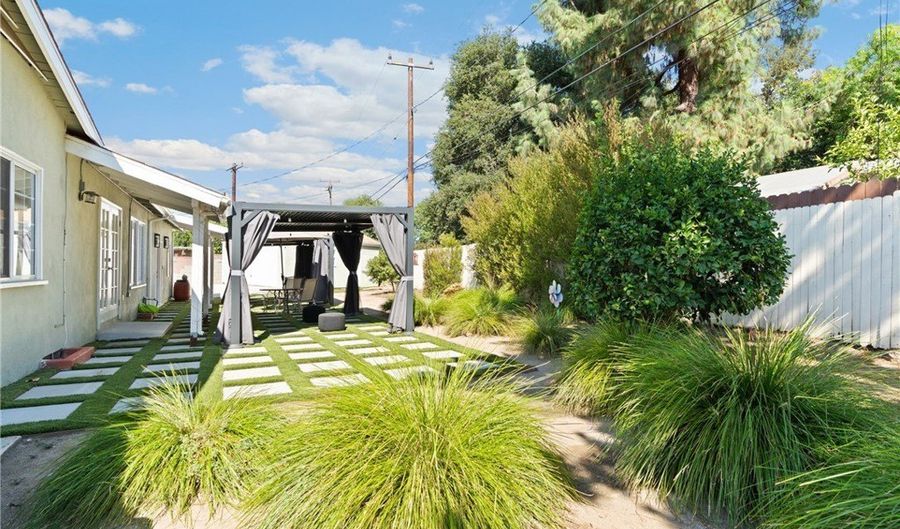 2508 Canyada Ave, Altadena, CA 91001 - 4 Beds, 3 Bath