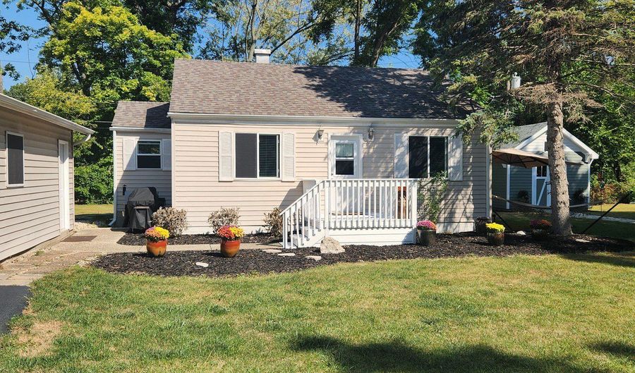 25542 W Dressel Rd, Antioch, IL 60002 - 2 Beds, 1 Bath