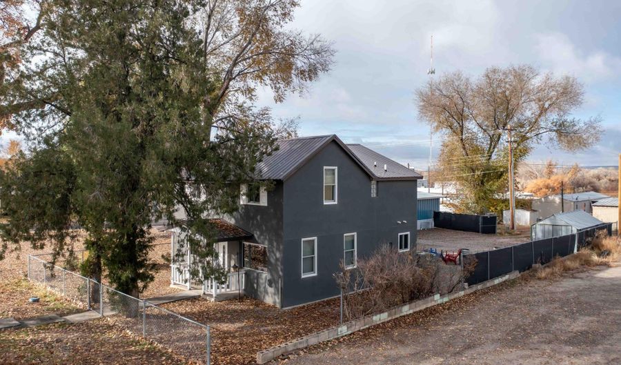 217 S PARK Ave, Aztec, NM 87410 - 3 Beds, 2 Bath