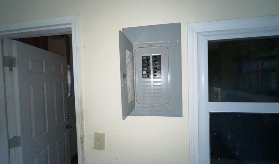 861 O St, Alexander City, AL 35010 - 3 Beds, 1 Bath
