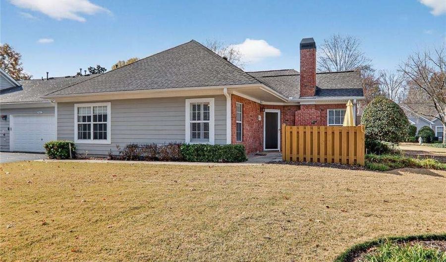 9103 Windrush Ln, Alpharetta, GA 30009 - 2 Beds, 2 Bath