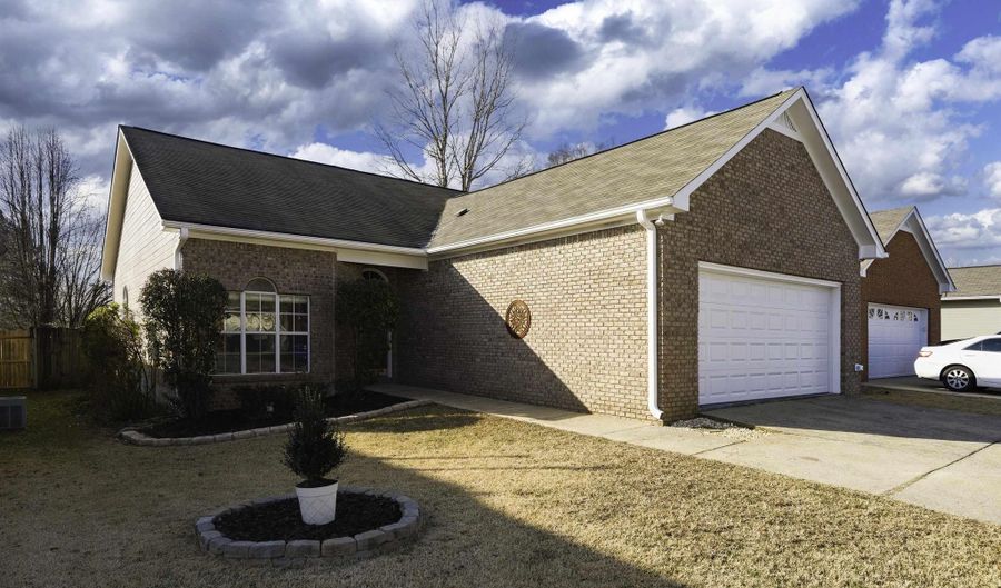 1015 WINDSOR Pkwy, Moody, AL 35004 - 3 Beds, 2 Bath