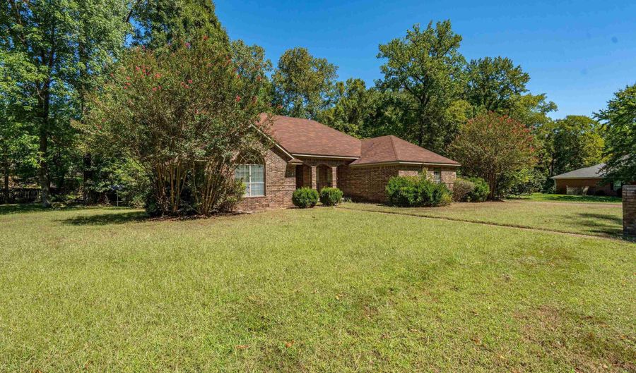 2204 NORTHRIDGE Dr, Arkadelphia, AR 71923 - 4 Beds, 3 Bath