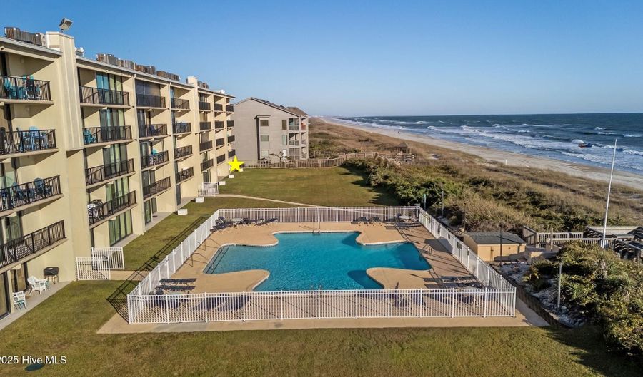 2305 W Ft Macon Rd 101, Atlantic Beach, NC 28512 - 2 Beds, 2 Bath