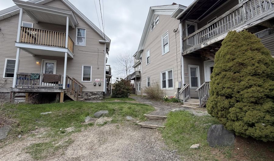 15-17 Pleasant St, Auburn, ME 04210 - 0 Beds, 9 Bath