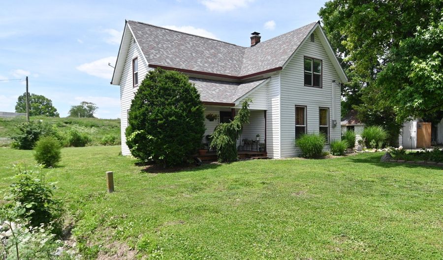8450 S Belmont Ave, Indianapolis, IN 46217 - 3 Beds, 2 Bath