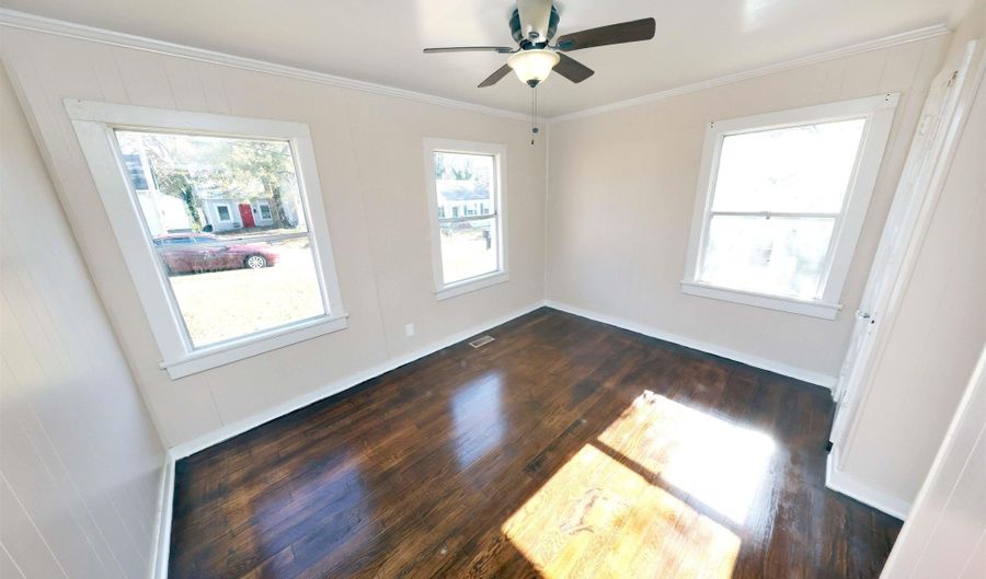 930 JEFFERSON Ave, Anniston, AL 36207 - 3 Beds, 2 Bath