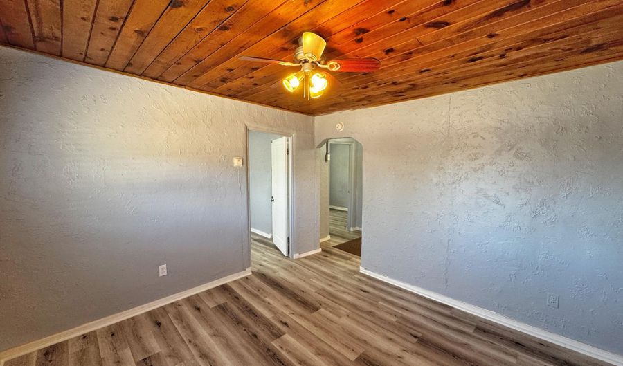 426 Headingly Ave NW A, Albuquerque, NM 87107 - 2 Beds, 1 Bath