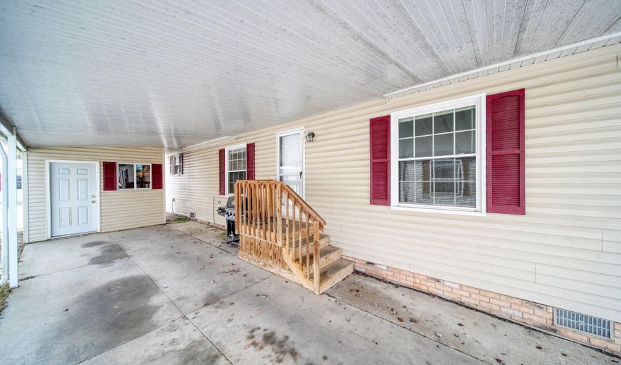 521 Rio Grande Dr, Adrian, MI 49221 - 3 Beds, 2 Bath