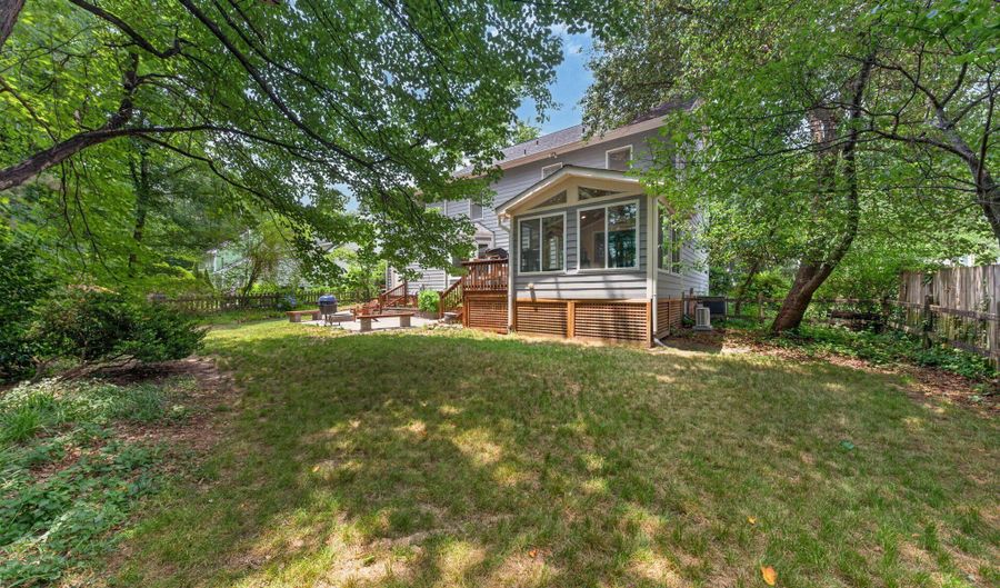 1104 Fallen Oak Dr, Apex, NC 27502 - 4 Beds, 3 Bath