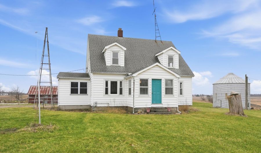 7770 S Old 27, Ashley, IN 46705 - 5 Beds, 1 Bath