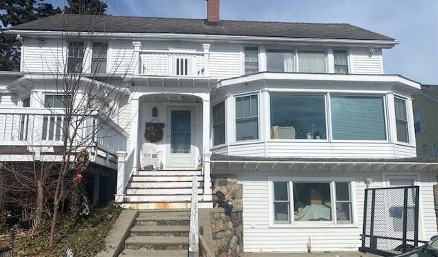 424 S State Ave, Alpena, MI 49707 - 3 Beds, 3 Bath