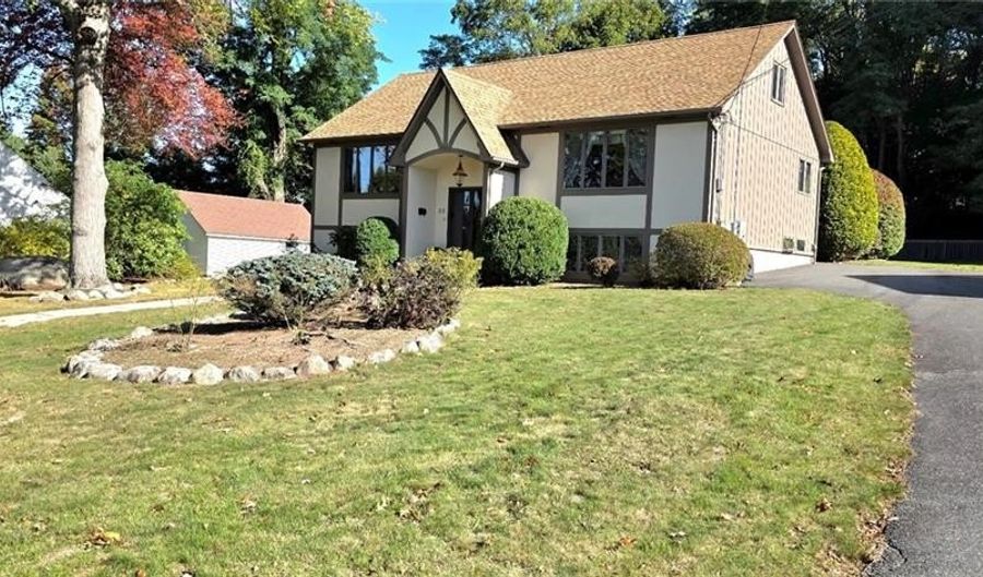 22 GROVE Ave, North Providence, RI 02911 - 3 Beds, 2 Bath