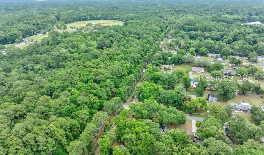 2 Burlington Land Rd, Beaufort, SC 29906 - 3 Beds, 2 Bath