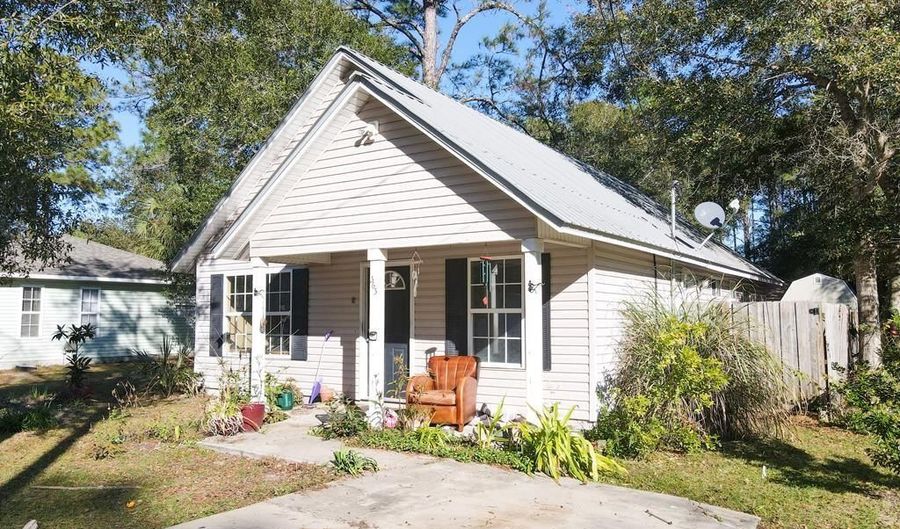 363 22nd St, Apalachicola, FL 32320 - 3 Beds, 2 Bath