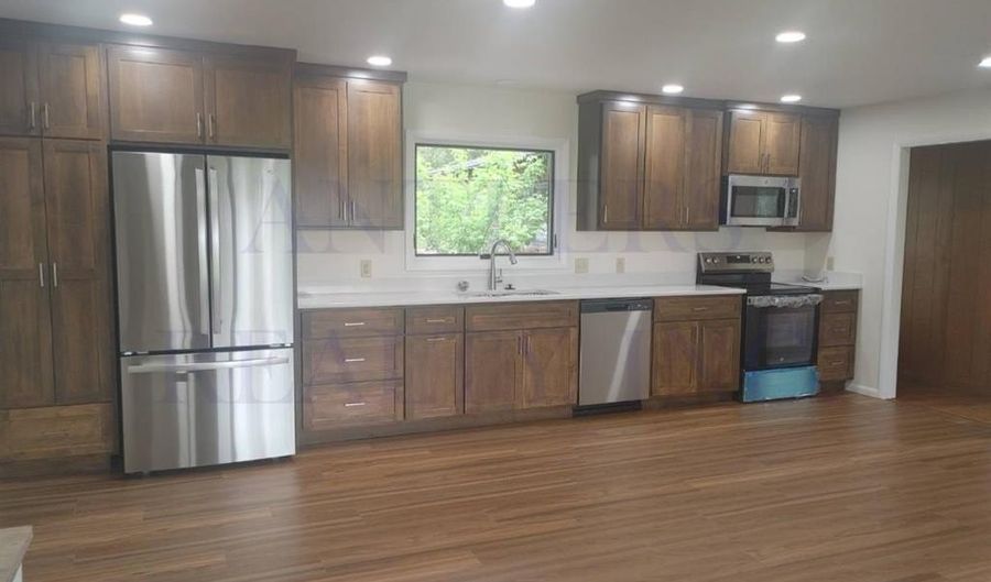 2537 Newton Ave, Cody, WY 82414 - 4 Beds, 2 Bath