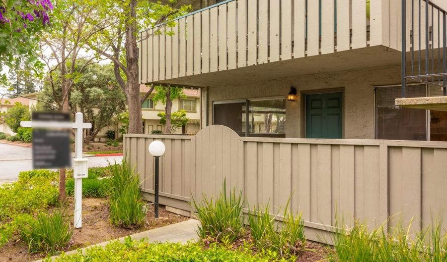561 Valley Forge WAY 1, Campbell, CA 95008 - 2 Beds, 1 Bath