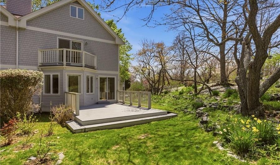 15 Hammersmith Rd 30A, Newport, RI 02840 - 3 Beds, 4 Bath