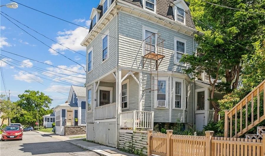 20 Anthony St, Newport, RI 02840 - 5 Beds, 2 Bath