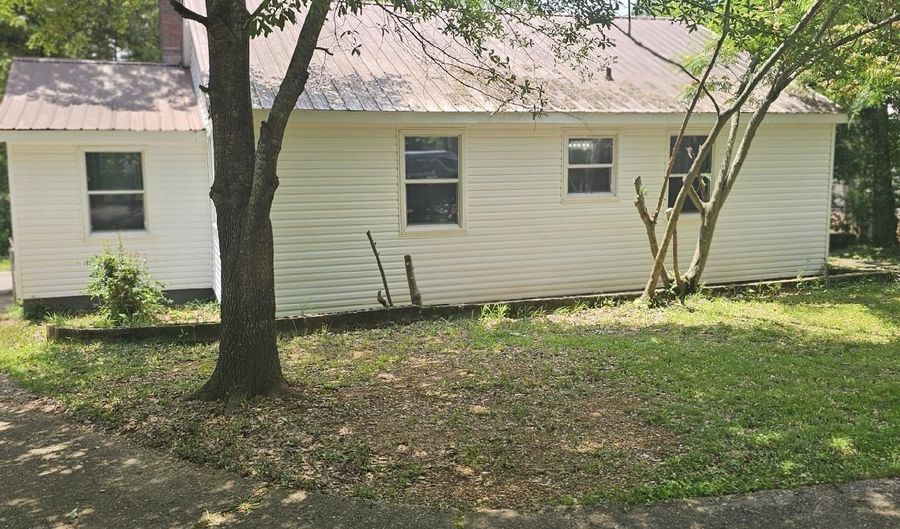 1319 E 9TH St, Anniston, AL 36207 - 3 Beds, 1 Bath