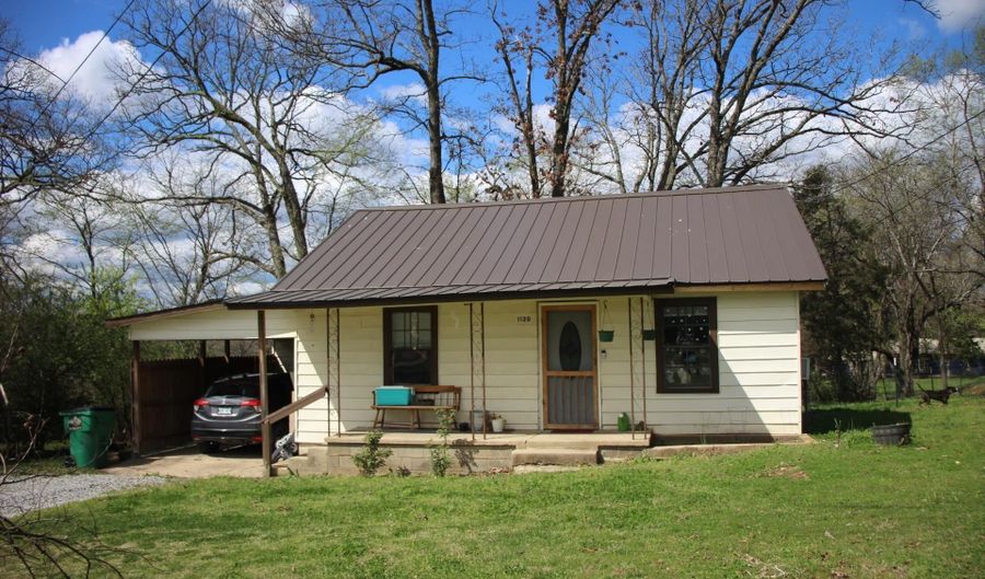 1120 N PANTHER Ave, Yellville, AR 72687 - 2 Beds, 1 Bath