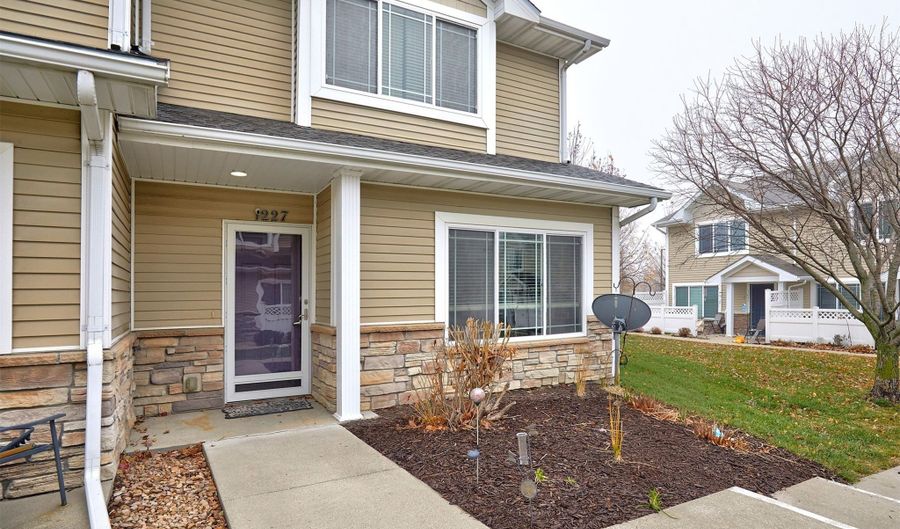 1227 NE 8th Ln, Ankeny, IA 50021 - 2 Beds, 3 Bath