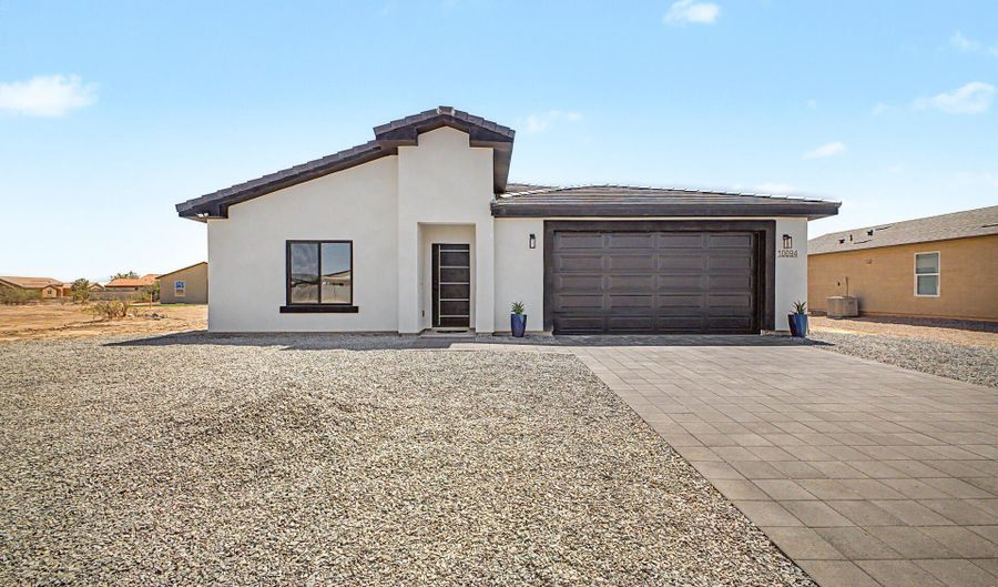 10094 W MISSION Dr, Arizona City, AZ 85123 - 4 Beds, 2 Bath