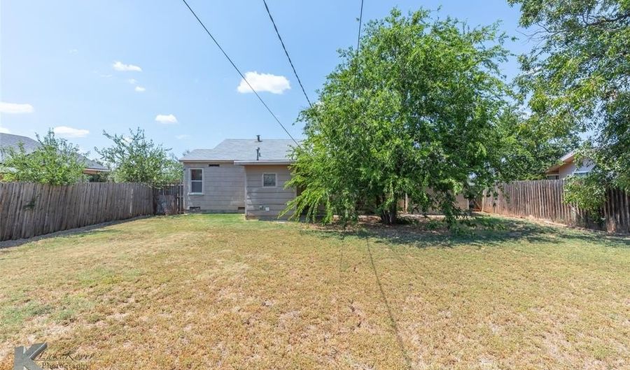 1507 Avenue M, Anson, TX 79501 - 2 Beds, 1 Bath