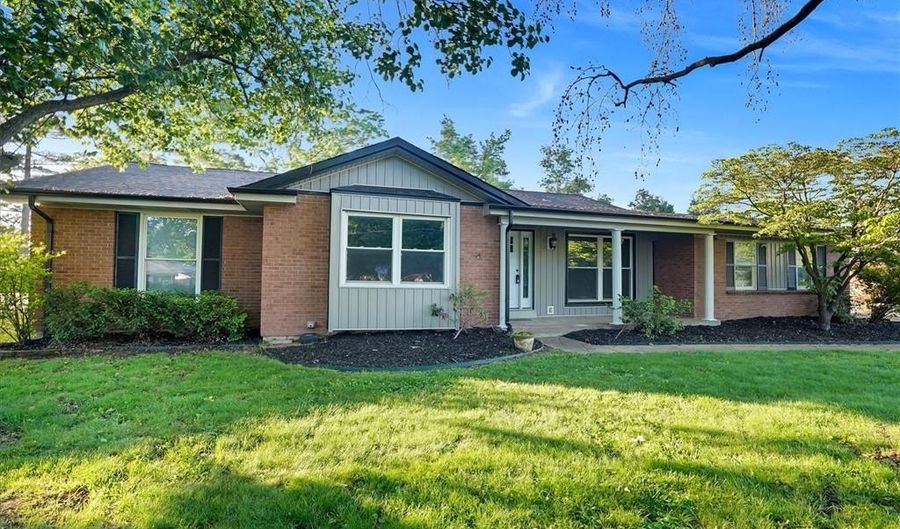 15583 Clayton Rd, Ballwin, MO 63011 - 3 Beds, 2 Bath