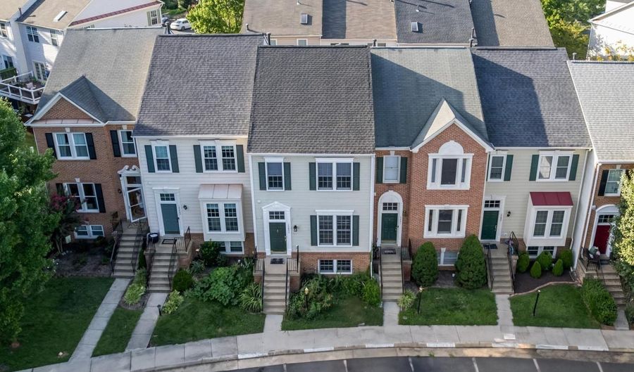 19893 UPLAND Ter, Ashburn, VA 20147 - 3 Beds, 3 Bath