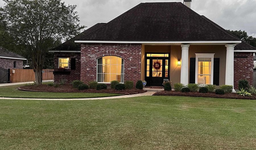 12238 S Milstead Pl, Baton Rouge, LA 70818 - 3 Beds, 2 Bath