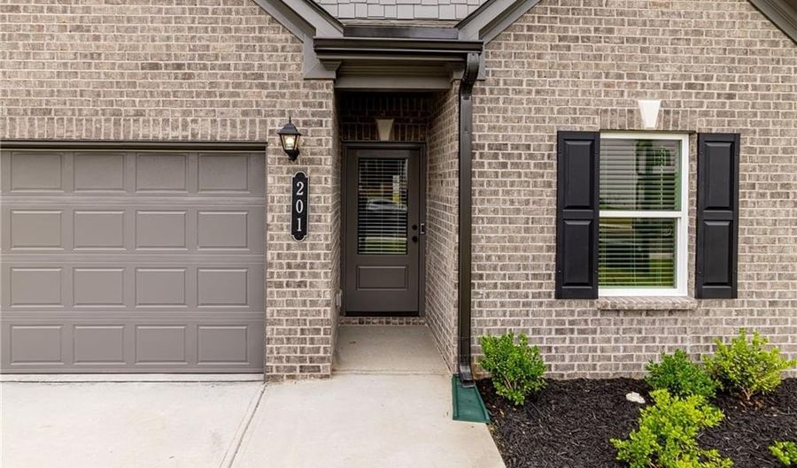 201 Graham Cir, Adairsville, GA 30103 - 3 Beds, 3 Bath