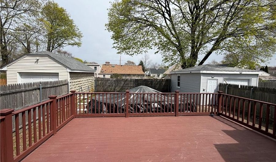 714 Willett Ave, East Providence, RI 02915 - 3 Beds, 1 Bath